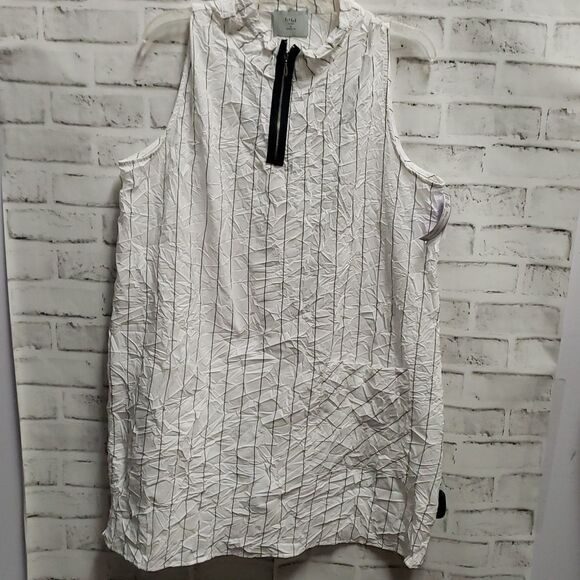 Chxlet top   - Picture 1 of 3